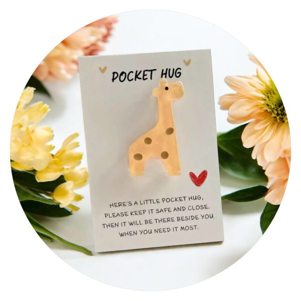 Pocket hug Giraffe1