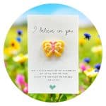 Pockethug Believe Vlinder Geel