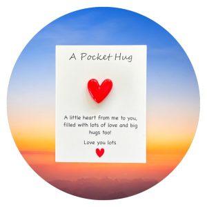 Pockethug Lots of love rood hart