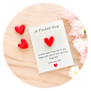 Pockethug Lots of love rood hart