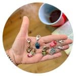 Pocket Hug Gekleurde uiltjes Not Alone