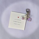 Pocket Hug A little something Paars engeltje met klaver